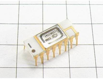 Микросхема М533ИД7