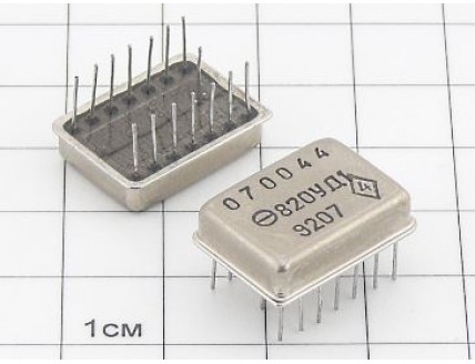 Микросхема 820УД1