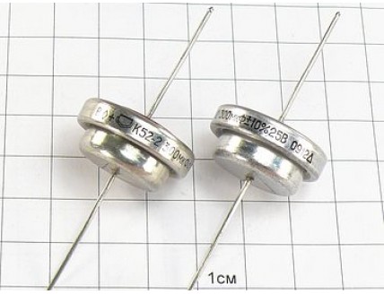 Конденсатор К52-2 300мкФ 25В 10% "5"