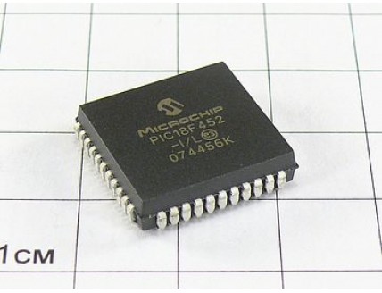 Микросхема PIC18F452-I/L