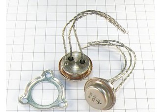 Транзистор П210В
