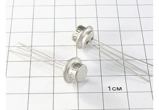 Транзистор П403
