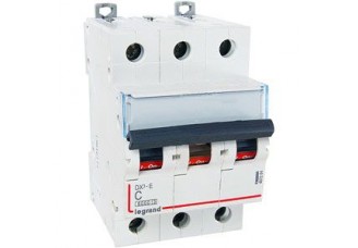 Выключатель автоматический 3-пол. 3A C 6kA DX3-E Legrand