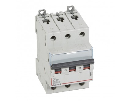 Выключатель автоматический 3-пол. 32A C 16kA DX3 Legrand