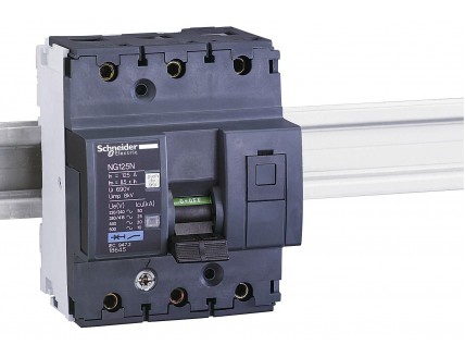 Выключатель автоматический 3-пол. 10A 25кА NG125N C "Schneider Electric"