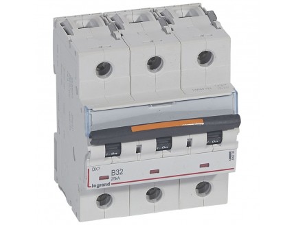Выключатель автоматический 3-пол. 32A B 25kA DX3 Legrand