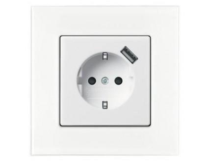 Розетка 2P+E 16А, 250В + USB 5В шале/белый Basic 55
