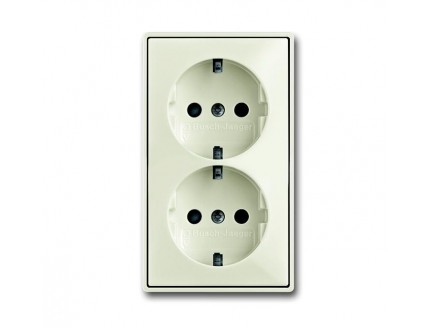Розетка 2-ая 2Р+E 16А, 250В защитные шторки шале/белый Basic 55