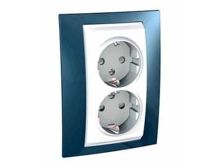 Розетка 2-ая 2P+E шторки 16А/250В голубой лед/бел. UNICA