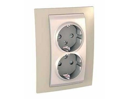 Розетка 2-ая 2P+E шторки 16А/250В песчаный/сл. кость UNICA