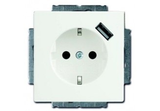 Розетка 2P+E 16А, 250В + USB 5В белая Basic 55