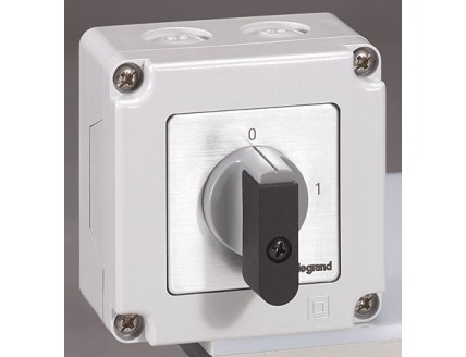 Выключатель PR12 "0-1" 16А 2Р в боксе 76х76мм IP65