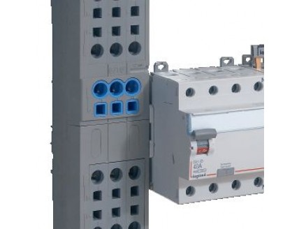Устройство защитного отключения 4-пол. 40А 30mA тип А DX3 Legrand