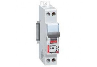 Выключатель-разъединитель 1-пол. 20A DX3-IS Legrand