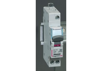 Выключатель-разъединитель 1-пол. 32A c инд. DX3-IS Legrand