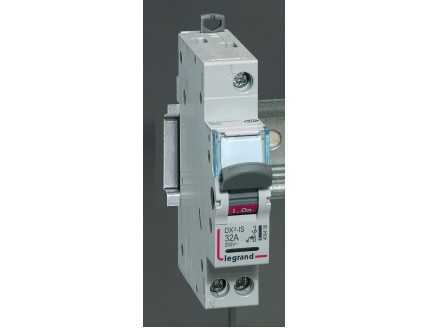 Выключатель-разъединитель 1-пол. 32A c инд. DX3-IS Legrand